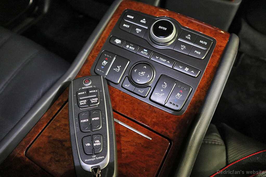 HyundaiEquusVS500_2012_12