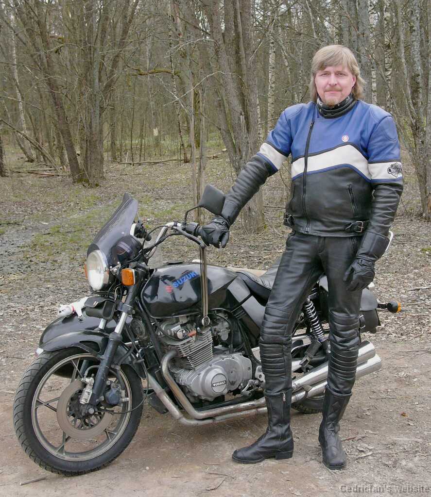 09 RetroOutfit