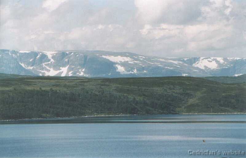augNorwayLakeMountains