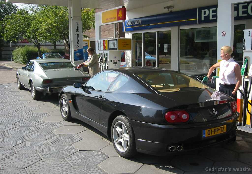 12HollantiAutot2