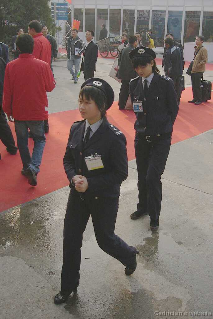 L1000403_Policeofficers