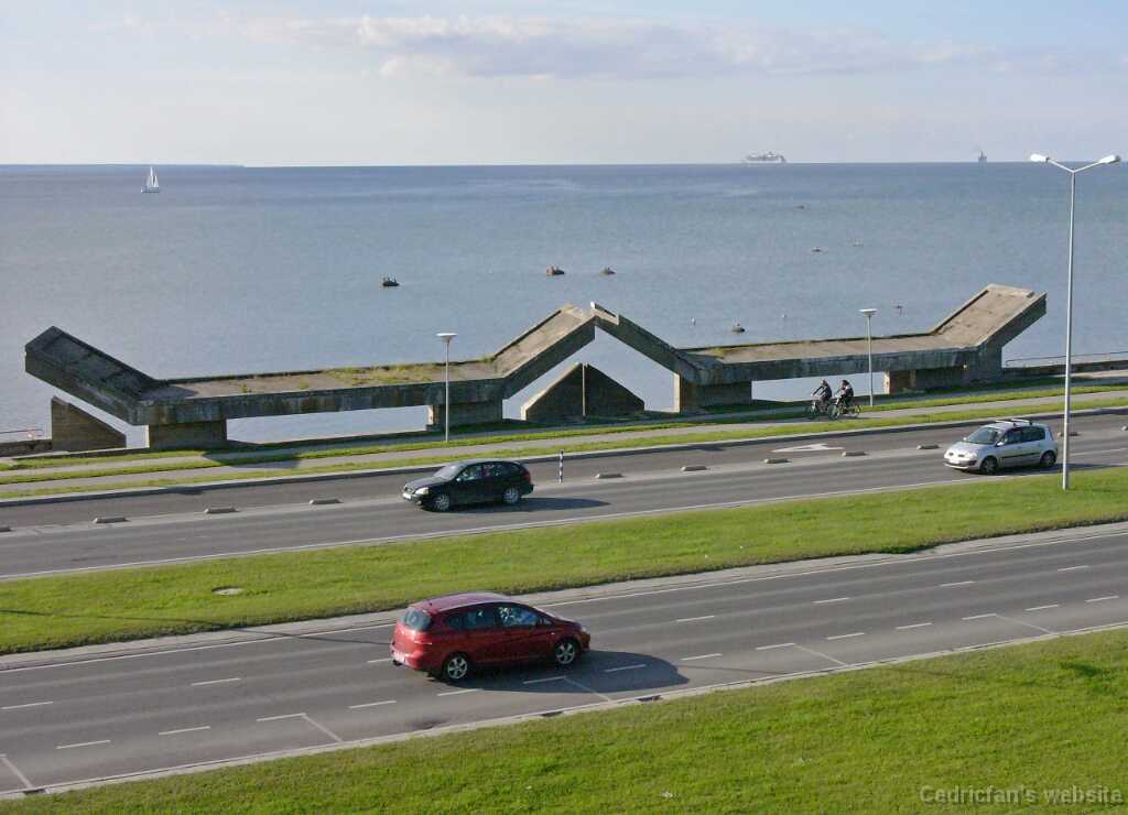 L1050867