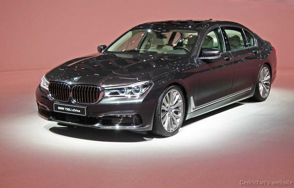 BMW750