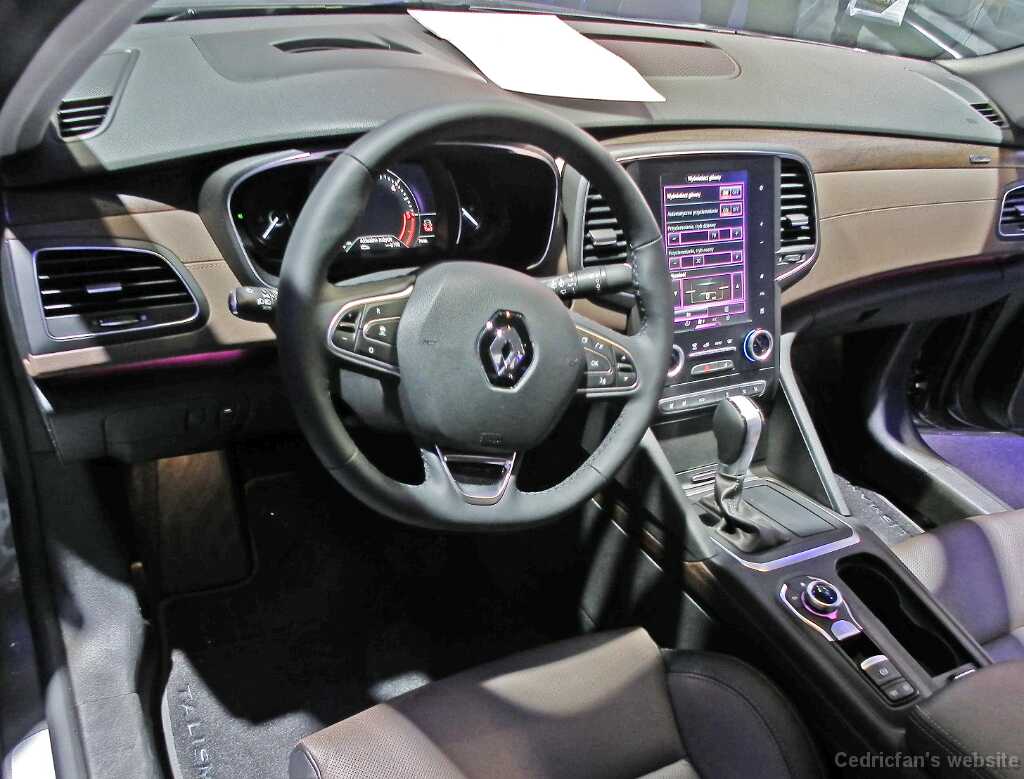 RenaultTalismanDash (2)