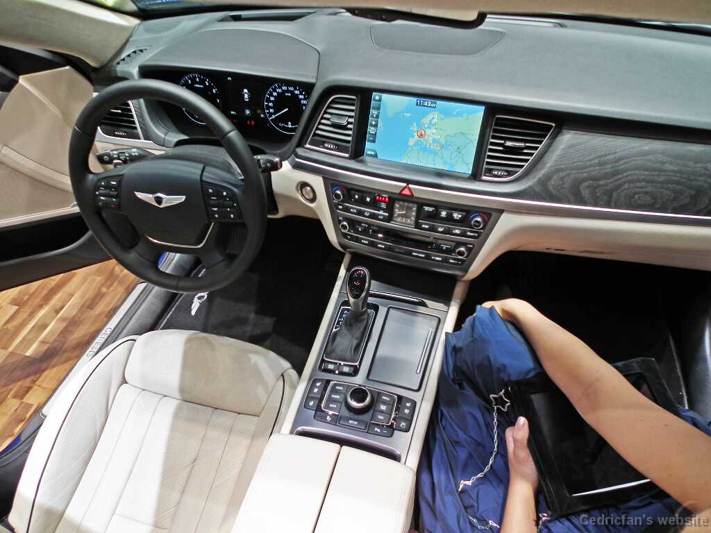 HyundaiGenesis (3)
