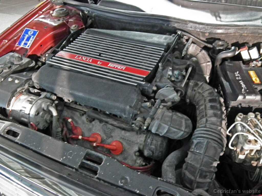 LanciaThema832ferrari (2)