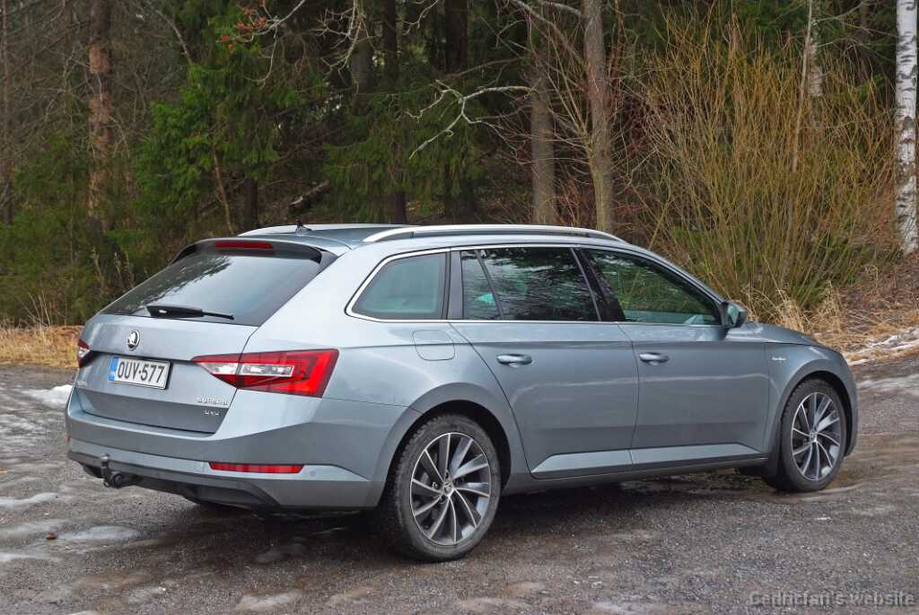 SkodaSuperb (1)