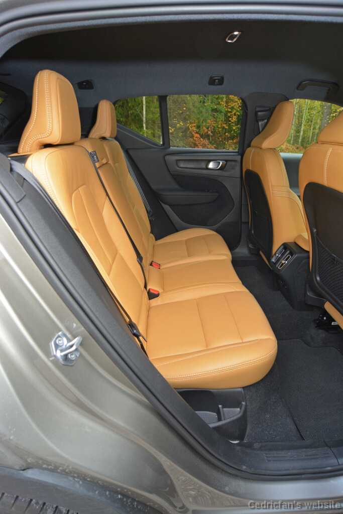 XC40 (2)