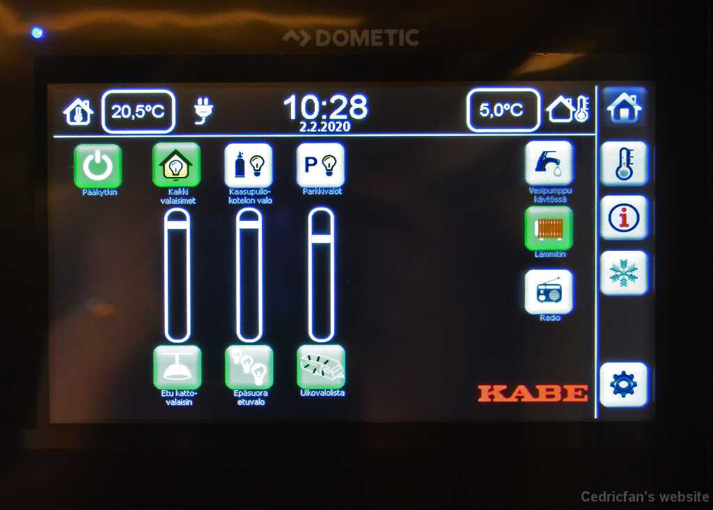 Kabe_R560GLE_9paneeliValo
