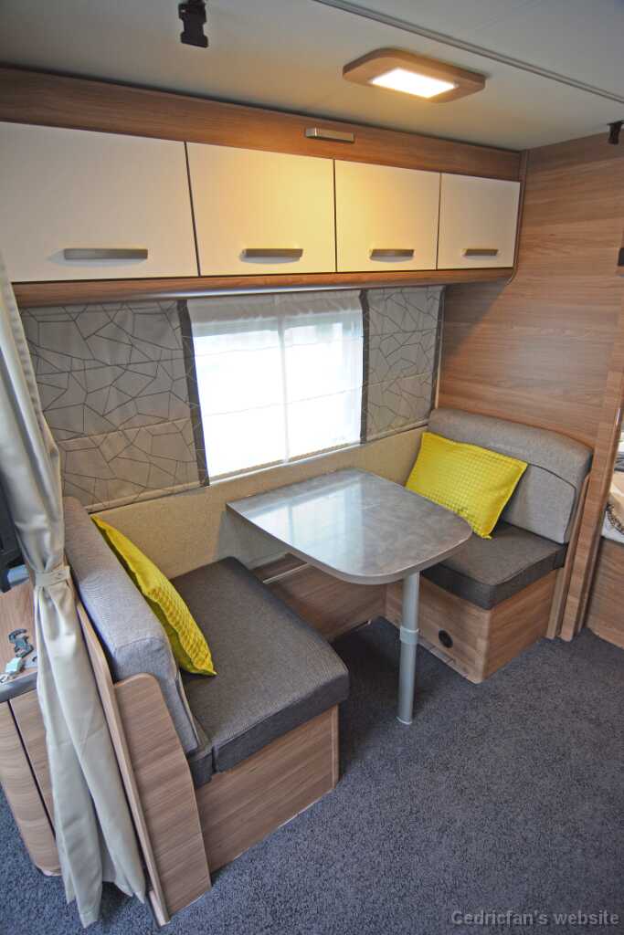 Knaus650_4keskisohva